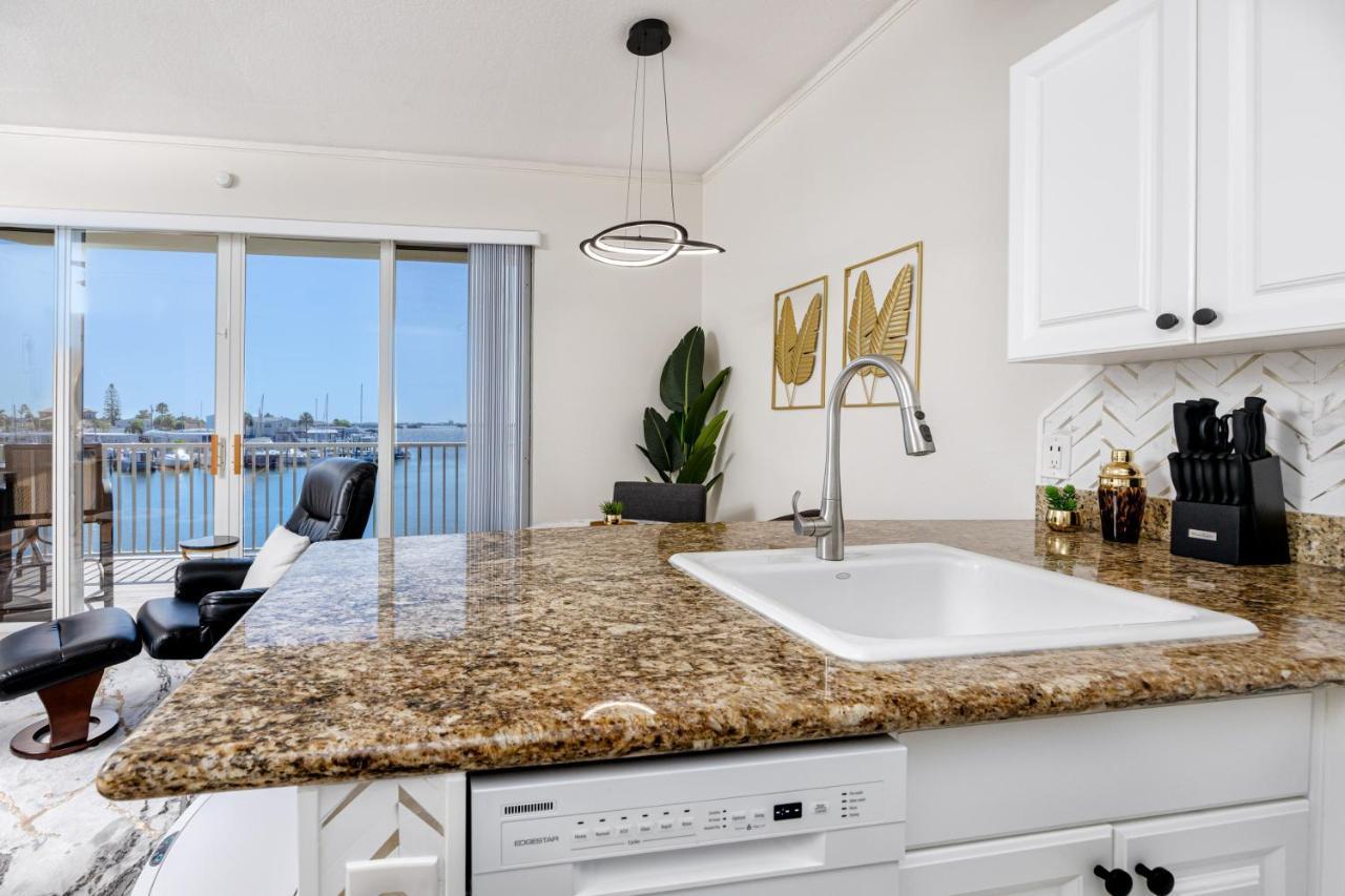 Elegant Waterfront Place For Two/Boca Ciega Resort Сент-Питерсберг Экстерьер фото