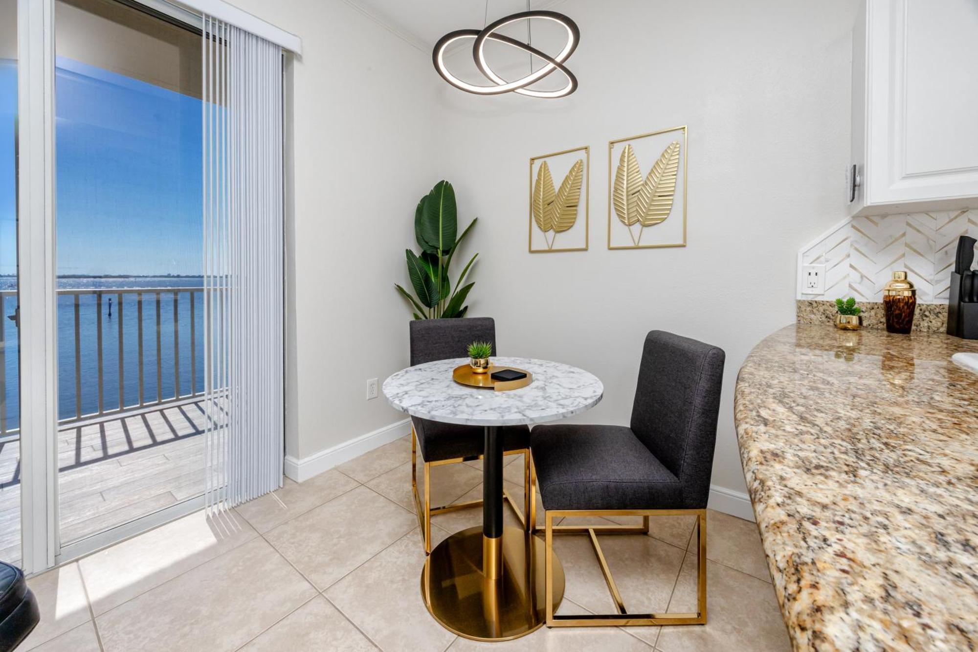 Elegant Waterfront Place For Two/Boca Ciega Resort Сент-Питерсберг Экстерьер фото